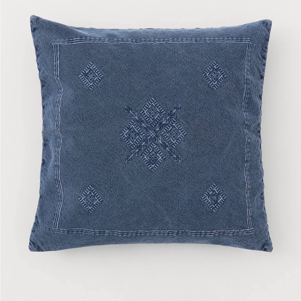 H&M | Throw Pillow | Cover